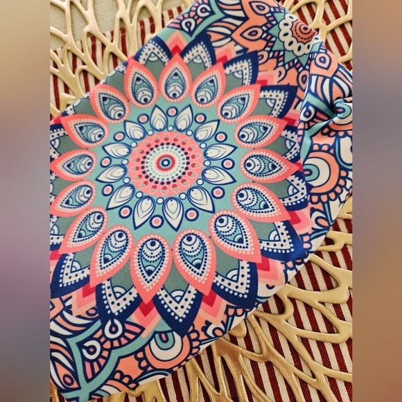 Makeup Bag with zipper close - Picture 4 of 5